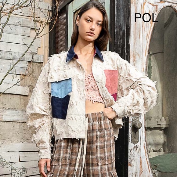 BP20🌹POL pretty white textured shacket w/color detailed pockets! Pretty+fun! - Picture 6 of 7